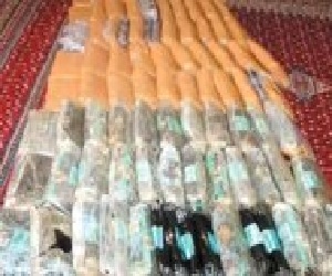   مصر اليوم - السجن لآسيوي في دبي حاول ترويج الحشيش