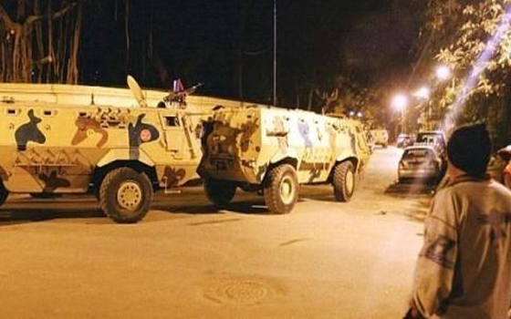   مصر اليوم - الجيش ينجح في إعادة فتح الطرق الرئيسية في السويس