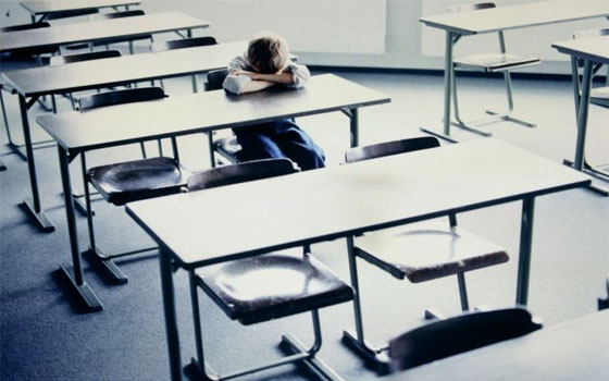   مصر اليوم - فصل أكثر من 3 آلاف تلميذ بريطاني كل عام بسبب المواد الإباحية