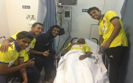   مصر اليوم - لاعب النصر السعودي ينجو من موت محقق بعدما بلع لسانه