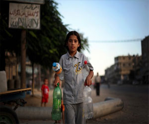   مصر اليوم - لاجئون في غزة بعد غلق أونروا مقراتها: سنكون والأموات سواء