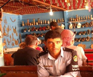   مصر اليوم - أشقاء الشرطي الأردني الغريق يطالبون بكشف ملابسات الوفاة