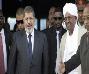   مصر اليوم - زيارة مرسي للسودان تجدد الجدل حول مثلث حلايب