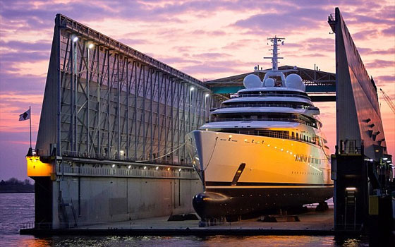   مصر اليوم - أكبر يخت في العالم طوله 590 قدمًا بـ400 مليون جنيه إسترليني