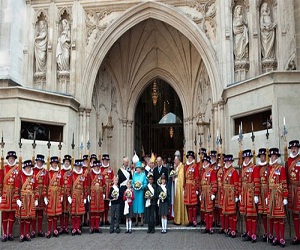   مصر اليوم - إصابة 100 حارس لملكة بريطانيا بالجرب