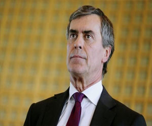   مصر اليوم - 60% من الفرنسيين يؤيدون إجراء تعديل وزاري بعد قضية كاهوزاك