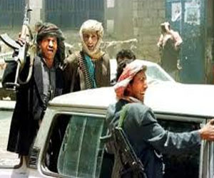   مصر اليوم - مقتل 3 جنود يمنيين برصاص مسلّحين قبليين في مأرب