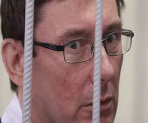   مصر اليوم - المعارضة الأوكرانية : العفو عن لوتسينكو مقدمة لإطلاق سراح تيموشينكو