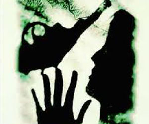   مصر اليوم - إيطاليتان في الـ15  من العمر تقتلان رجلًا ستينيًا حاول إغتصابهما