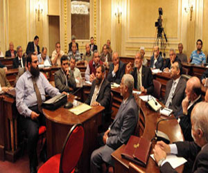   مصر اليوم - ممثلو الأحزاب المدنية في الشورى يطلبون إقالة وزير الداخلية والنائب العام