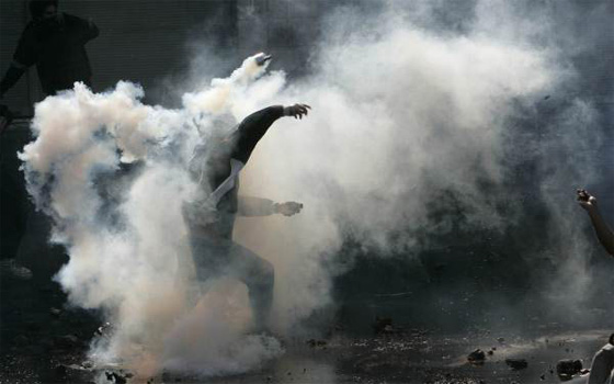 مصر اليوم - طوارئ في الأدبية لتأمين 140 ألف قنبلة غاز أميركية للداخلية