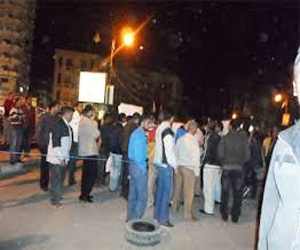   مصر اليوم - مشاجرة لسبب حذاء تتحول إلى معركة طائفية في السويس