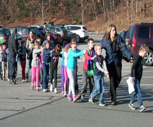   مصر اليوم - شاب يطعن 14 طالبًا في تكساس الأميركية