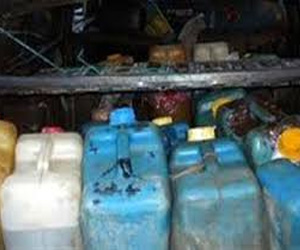   مصر اليوم - ضبط 1.35 طن مواد بترولية قبل بيعها في السوق السوداء في شمال سيناء