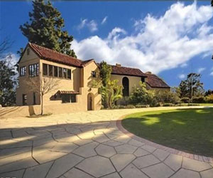   مصر اليوم - قصر كايتي بيري وراسل براند معروض للبيع