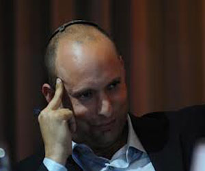   مصر اليوم - الوزير الإسرائيلي نفتالي بنيت يدنس الحرم الإبراهيمي