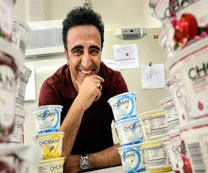   مصر اليوم - شاب تركي يدخل نادي أثرياء العالم لسبب الزبادي