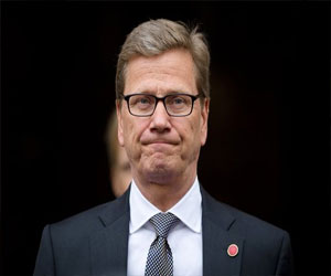   مصر اليوم - فيسترفيلي يجدد معارضة ألمانيا لتسليح المعارضة السورية