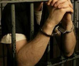   مصر اليوم - سجين يتبع دورة تدريبية لمساعدته على الإسترخاء