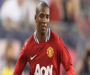   مصر اليوم - آشلي يونغ يغيب عن الملاعب أسبوعين