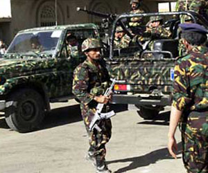   مصر اليوم - إشتباكات بالأسلحة الثقيلة داخل اللواء 22 في اليمن