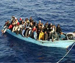   مصر اليوم - البحرية الليبية تنقذ 89 مهاجرًا علقوا في مركبهم لـ 5 أيام