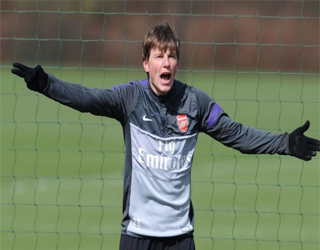 مصر اليوم - أرشافين يغادر الآرسنال نهاية الموسم الجاري