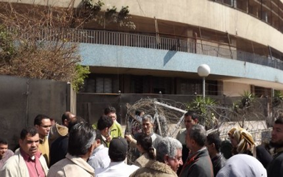   مصر اليوم - أكثر من 1500 من العاملين في ماسبيرو يعلنون الاعتصام ويغلقون طريق الكورنيش