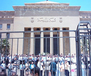   مصر اليوم - طلاب هندسة الإسكندرية يعتصمون في مواجهة تهديدات مجلس الكلية بوقف الدراسة