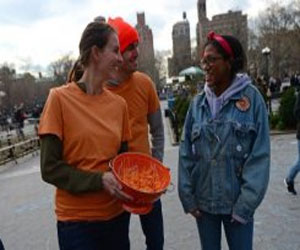   مصر اليوم - تظاهرة لدعم جبنة الميموليت في قلب نيويورك