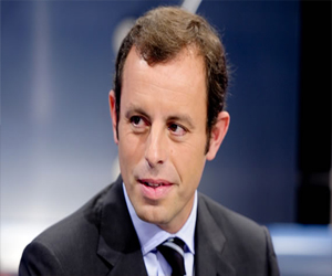   مصر اليوم - رئيس برشلونة: أعشق مدافع بروسيا دورتموند