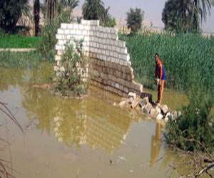   مصر اليوم - انفجار خط الصرف الصحي الرئيسي في الأقصر