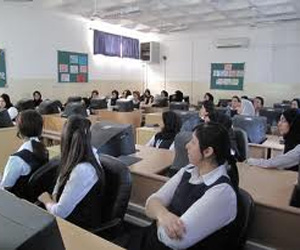   مصر اليوم - اشتباكات بين الشرطة وطلاب في مدرسة ثانوية في البحرين