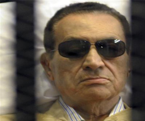   مصر اليوم - اجتماع مع الفريق الطبي لمبارك لحسم نقله إلى سجن طرة