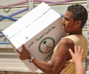   مصر اليوم - 41 شاحنة سعودية توزع المساعدات على اللاجئين السوريين في الأردن
