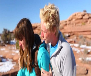   مصر اليوم - شاب يدفع حبيبته من على حافة هاوية عمقها 400 قدم