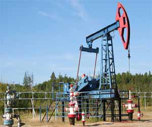 مصر اليوم - تراجع أسعار النفط الأميركي لأكثر من دولار أوائل التعامل في آسيا