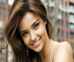 مصر اليوم - نجمة عرض الأزياء ميرندا كير لم تعد من ملائكة فيكتوريا سيكرت