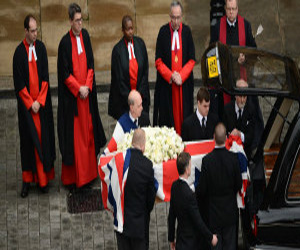   مصر اليوم - كاميرون : تأبين تاتشر مناسب لرئيس وزراء عظيم