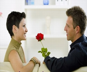 مصر اليوم - اجذبي زوجك بطرق ذكية