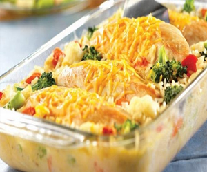   مصر اليوم - صينية الأرز بالدجاج والجبن