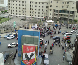 مصر اليوم - العشرات ينضمون لمليونية عكاشة في المنصورة