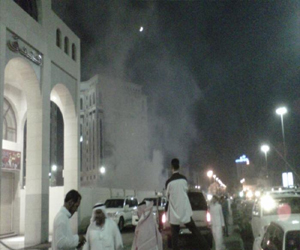   مصر اليوم - اخماد حريق في برج يطل على ساحة الحرم المكي