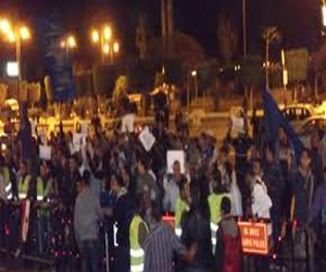   مصر اليوم - احتجاجات في السويس للتنديد بأحداث رمسيس ودار القضاء العالي