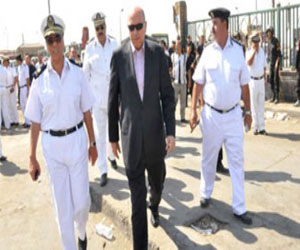   مصر اليوم - مدير أمن القاهرة يقود حملة لضبط الخارجين عن القانون في حلوان