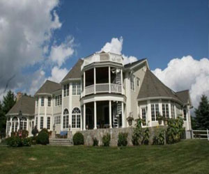   مصر اليوم - كريستوفر مالوني يعرض منزله في كونيتيكت للبيع