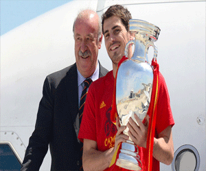   مصر اليوم - ديل بوسكي: لا أصدق أن الجماهير تنتقدني لدفاعي عن كاسياس