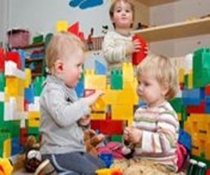 مصر اليوم - كيف تتعاملين مع طفلك عند عودته من الروضة؟