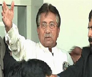   مصر اليوم - مشرف يقضي ليلته الأولى كسجين في منزله