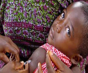   مصر اليوم - إصابة ألف طفل نيجيري بشلل الأطفال لسبب رفض التطعيم